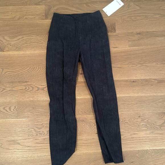 Lululemon Athletic Dress Pants - Here to There HR Crop - Picture 1 of 2